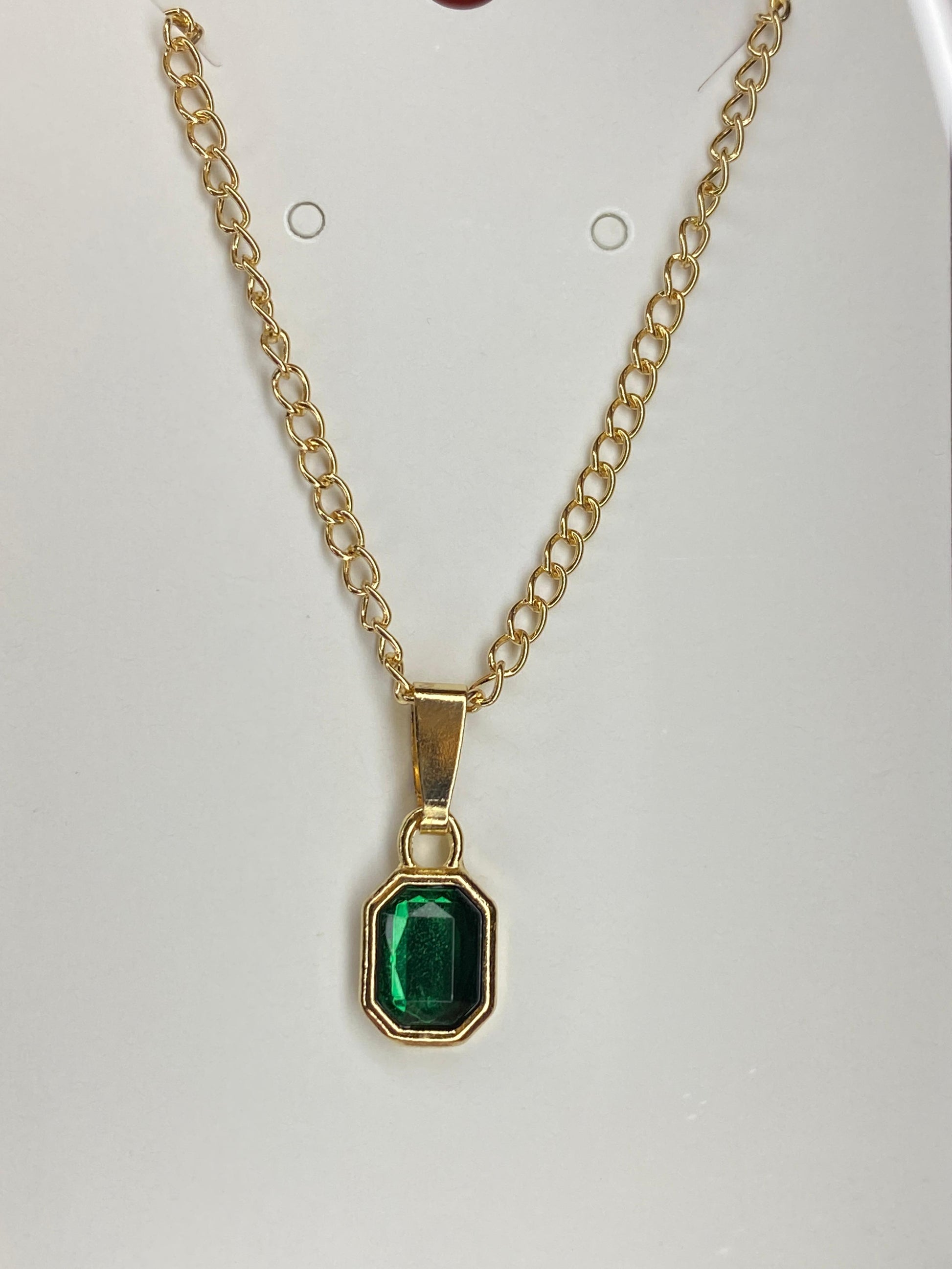 Emerald-green-necklace