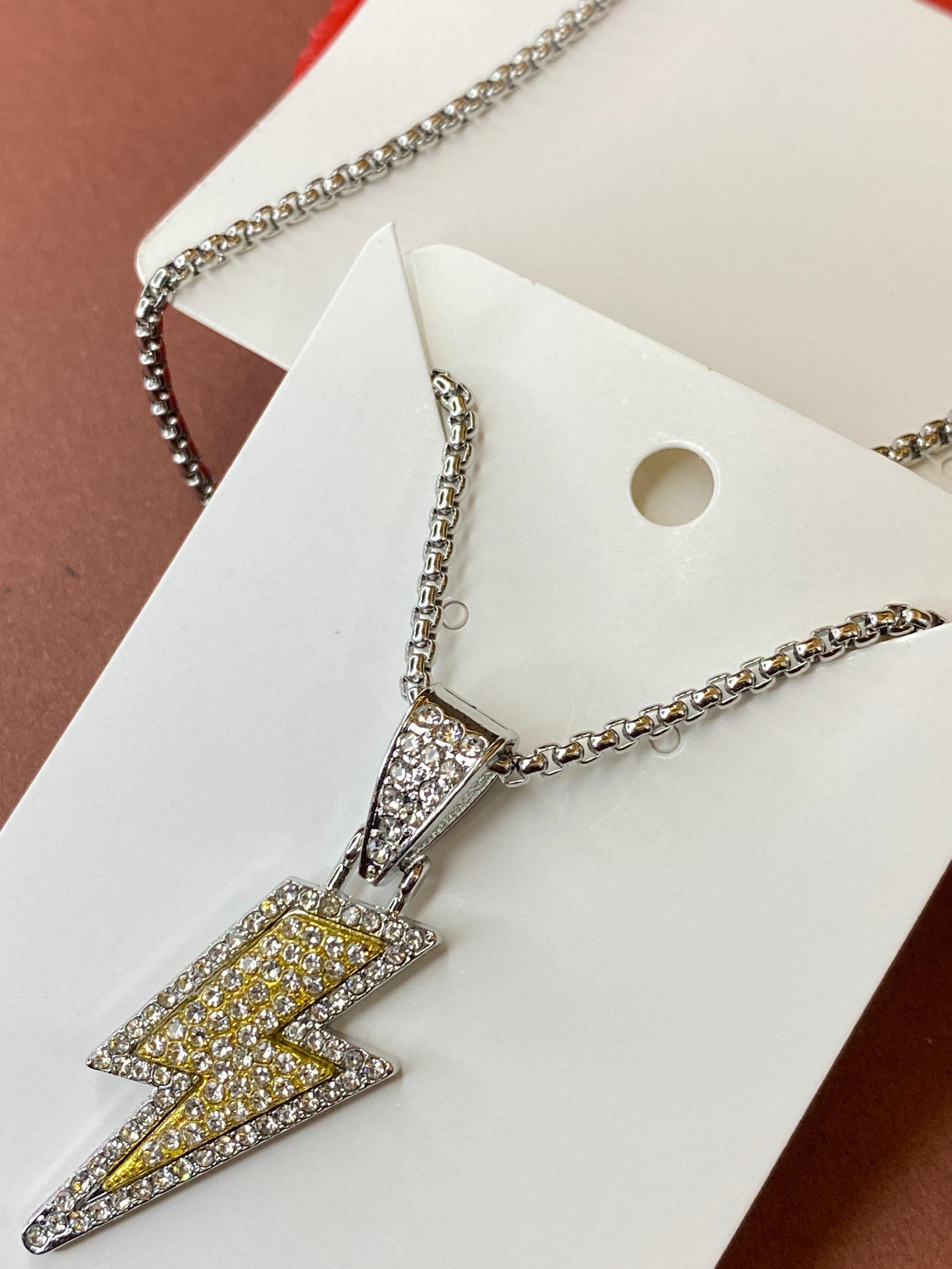 thunder-necklace
